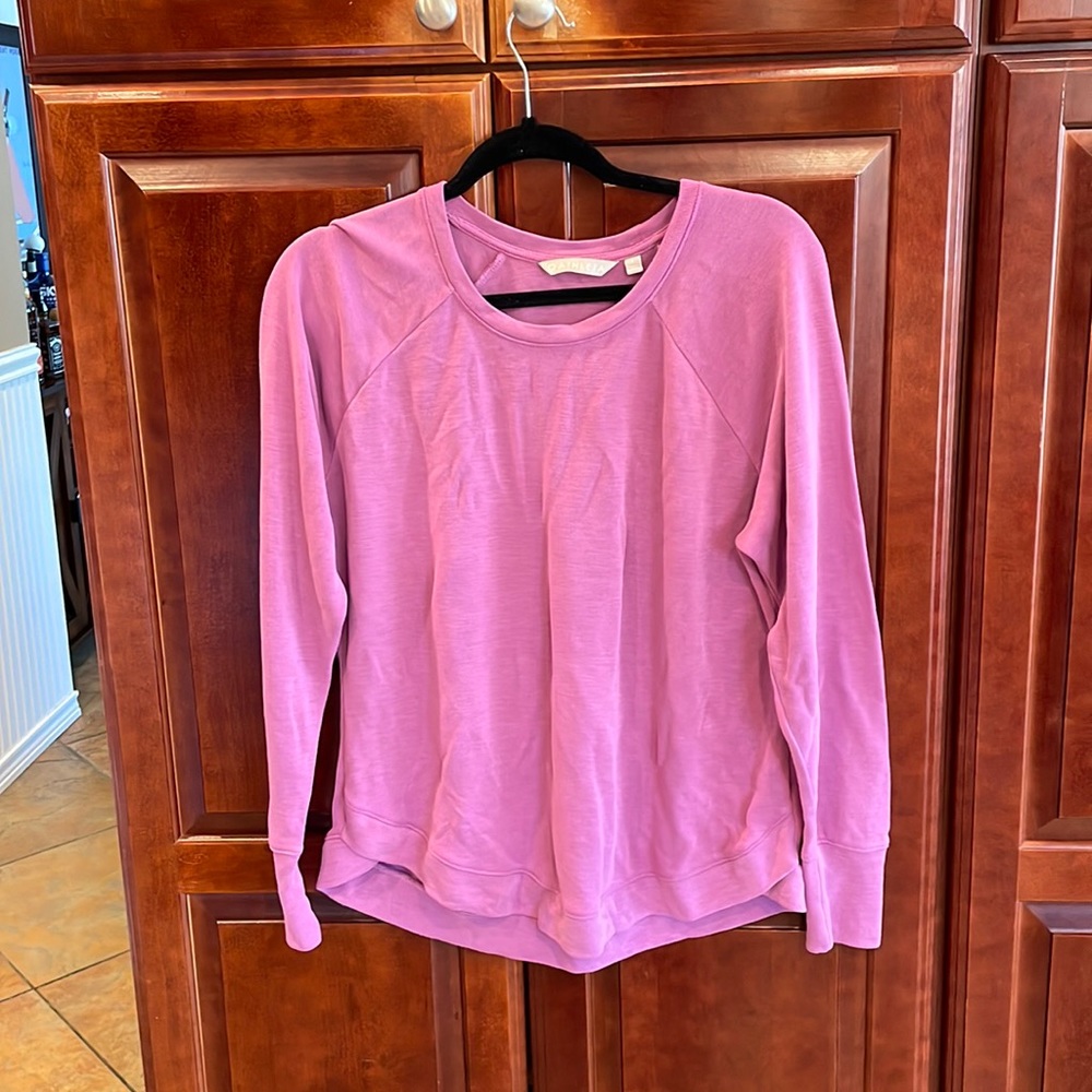 Long sleeve athleta top pink/purple